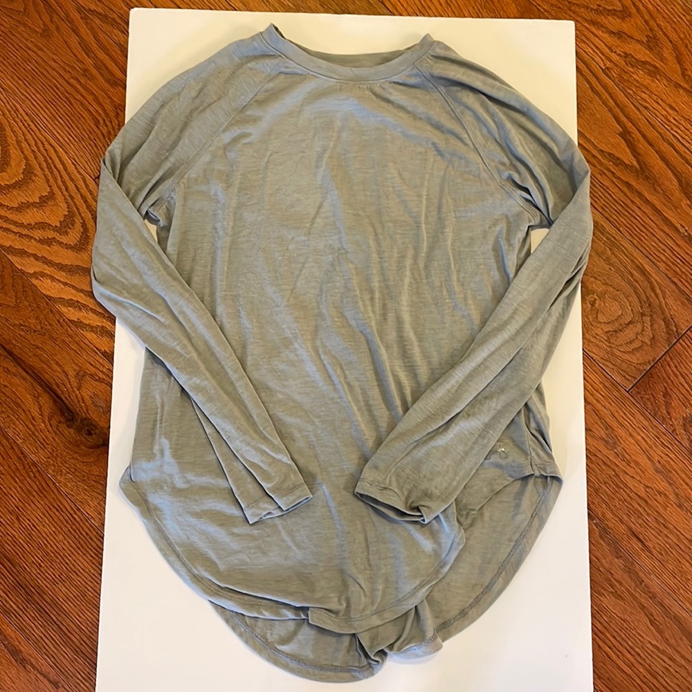 Under Armour Women's Gray Long Sleeve Jersey